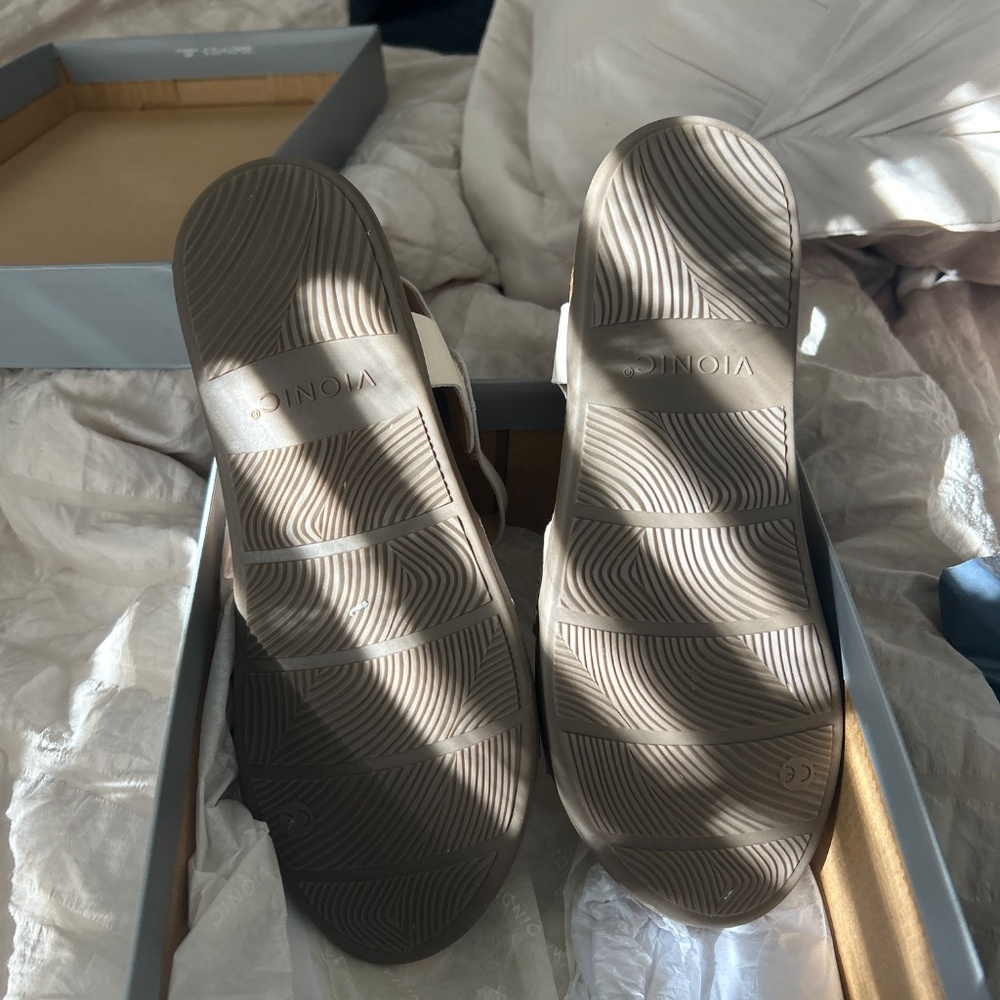 “Boa” Vionic Sandals - image 2